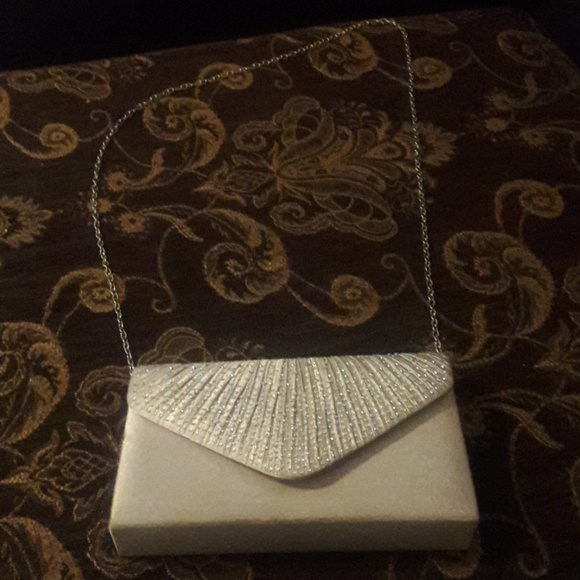 Purse - Picture 1 of 3